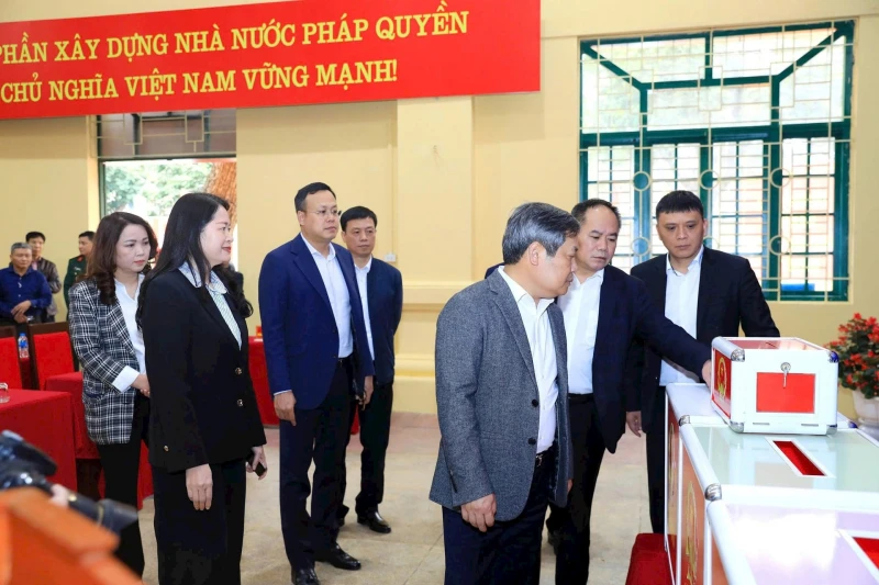 Bảo đảm an ninh, trật tự là nhiệm vụ trọng tâm trong ngày hội lớn của Thủ đô Bảo đảm an ninh, trật tự là nhiệm vụ trọng tâm trong ngày hội lớn của Thủ đô