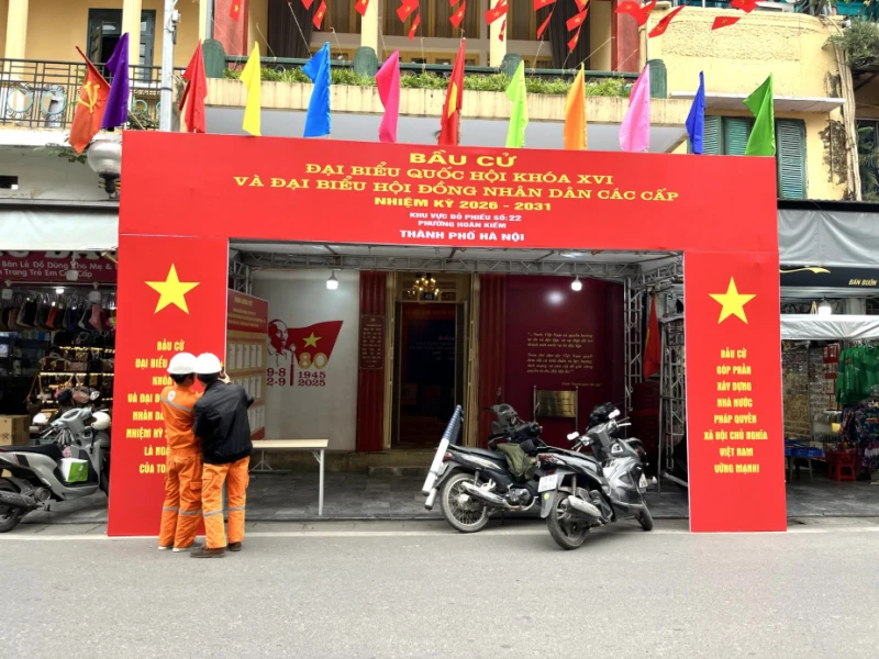 Bảo đảm an ninh, trật tự là nhiệm vụ trọng tâm trong ngày hội lớn của Thủ đô Bảo đảm an ninh, trật tự là nhiệm vụ trọng tâm trong ngày hội lớn của Thủ đô