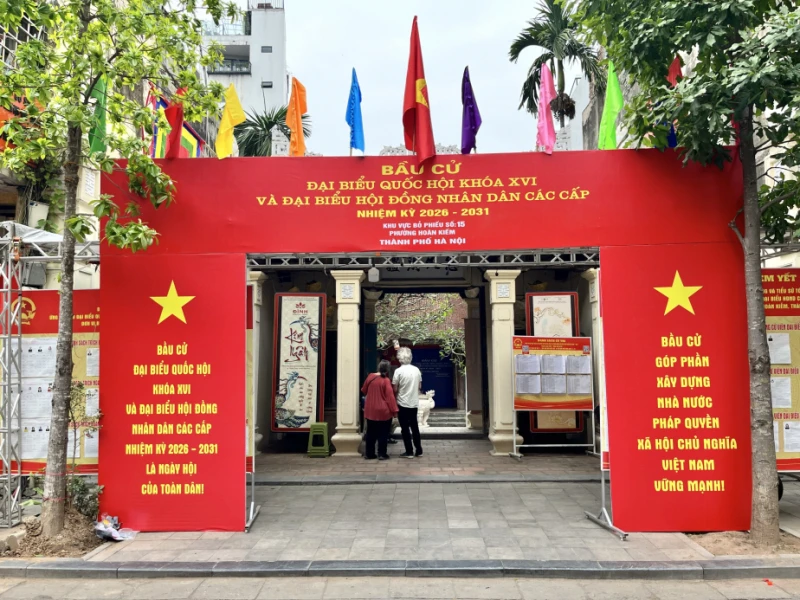 Bảo đảm an ninh, trật tự là nhiệm vụ trọng tâm trong ngày hội lớn của Thủ đô Bảo đảm an ninh, trật tự là nhiệm vụ trọng tâm trong ngày hội lớn của Thủ đô