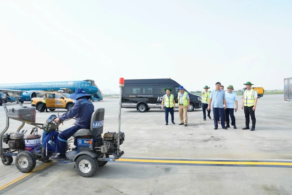 Bảo đảm an toàn khai thác cảng hàng không trong thời tiết nắng nóng
