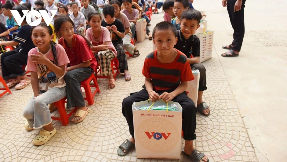 Báo Điện tử Tiếng nói Việt Nam tổ chức chương trình thiện nguyện tại Sơn La