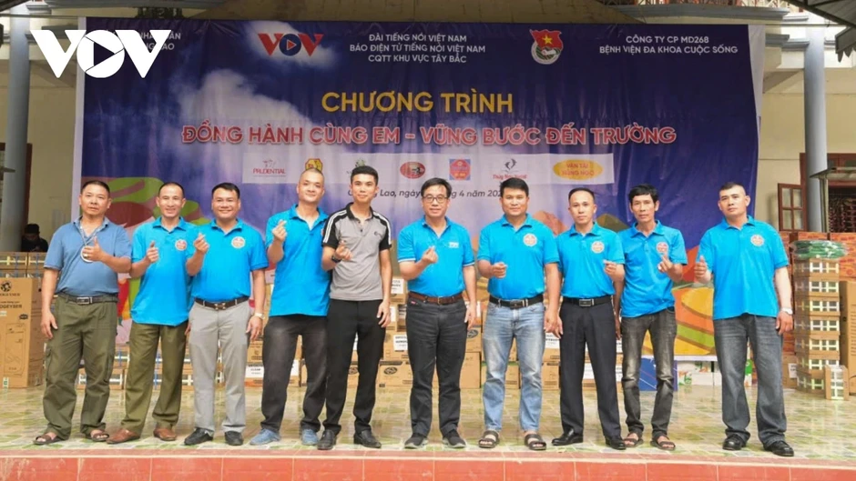 Báo Điện tử Tiếng nói Việt Nam tổ chức chương trình thiện nguyện tại Sơn La