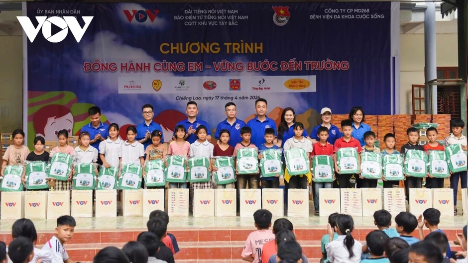 Báo Điện tử Tiếng nói Việt Nam tổ chức chương trình thiện nguyện tại Sơn La