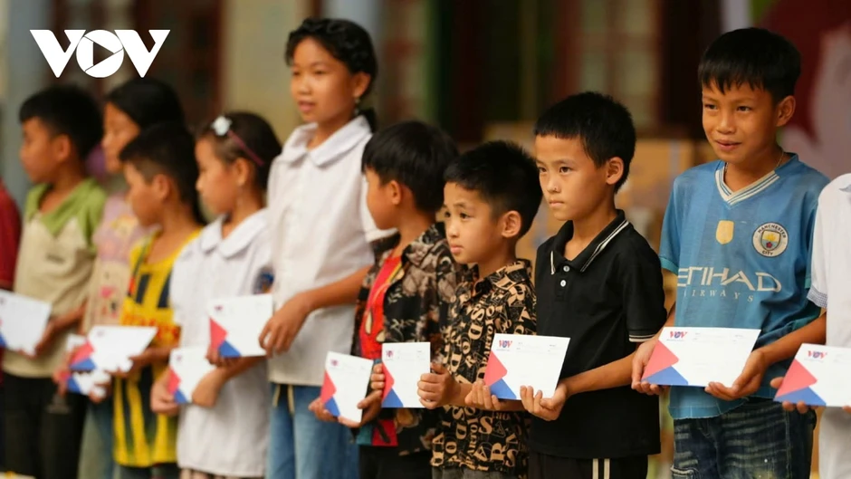 Báo Điện tử Tiếng nói Việt Nam tổ chức chương trình thiện nguyện tại Sơn La