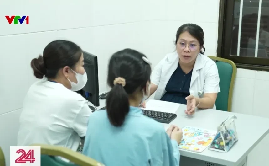 Báo động rối loạn tâm thần ở trẻ vị thành niên vì áp lực thi cử