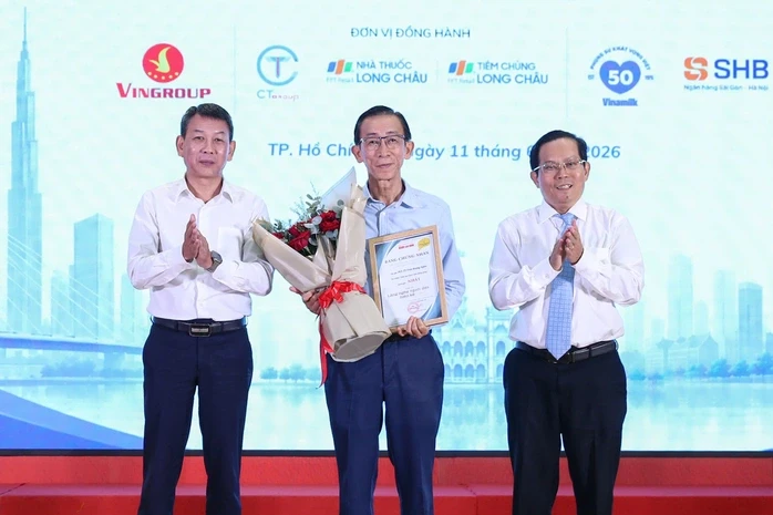 TinVina trao giải 3 cuộc thi viết: Cuộc "đối thoại" bất ngờ, đầy cảm xúc