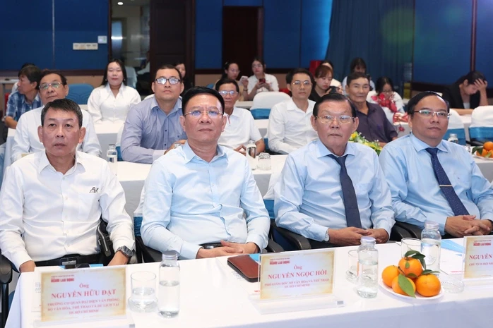 TinVina trao giải 3 cuộc thi viết: Cuộc "đối thoại" bất ngờ, đầy cảm xúc