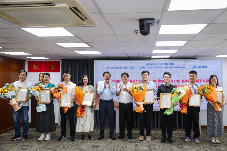 Báo Sài Gòn Giải Phóng có 5 tác phẩm hay, xuất sắc được hỗ trợ trong quý 4-2025 Báo Sài Gòn Giải Phóng có 5 tác phẩm hay, xuất sắc được hỗ trợ trong quý 4-2025