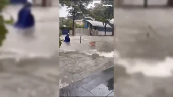 Bảo vệ kể giây phút thoát thân khi nước tràn vào tầng hầm chung cư như thác đổ