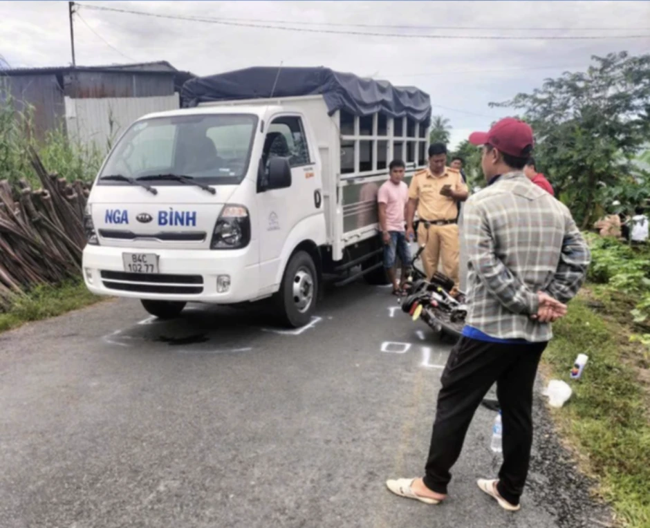 Bắt cựu Phó Thủ trưởng cơ quan CSĐT trong vụ tai nạn làm nữ sinh tử vong ở Vĩnh Long Bắt cựu Phó Thủ trưởng cơ quan CSĐT trong vụ tai nạn làm nữ sinh tử vong ở Vĩnh Long
