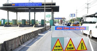 Bắt đầu tháo dỡ 2 trạm thu phí trên quốc lộ 51