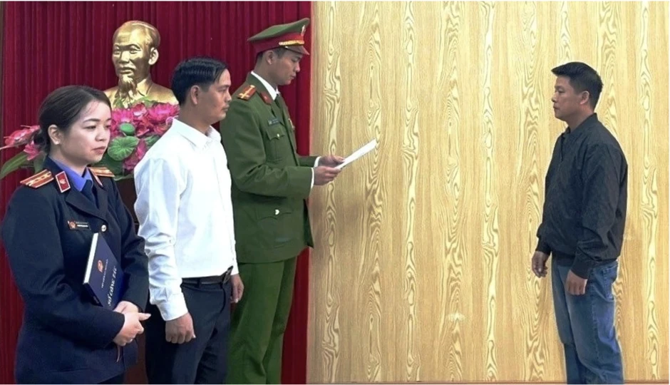 Bắt đối tượng pha nước lã với 1,5 tấn axit axetic để tạo ra giấm ăn: Quy mô sản xuất cả triệu lít Bắt đối tượng pha nước lã với 1,5 tấn axit axetic để tạo ra giấm ăn: Quy mô sản xuất cả triệu lít