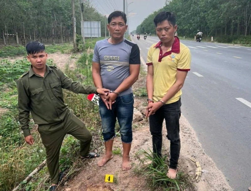Bắt giữ 2 đối tượng nghiện, chuyên cắt trộm dây cáp điện