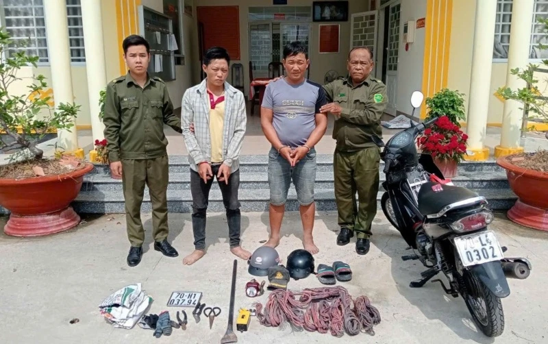 Bắt giữ 2 đối tượng nghiện, chuyên cắt trộm dây cáp điện