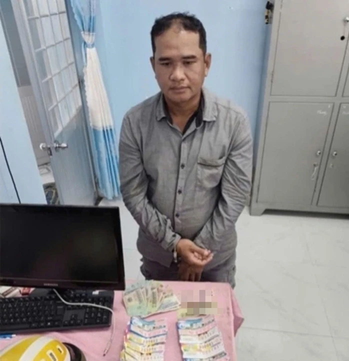 Bắt khẩn cấp đối tượng làm chuyện thất đức với người nghèo Bắt khẩn cấp đối tượng làm chuyện thất đức với người nghèo