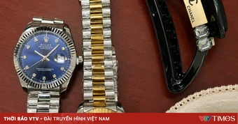 Bắt lô hàng giả Gucci, Chanel, Rolex trị giá tiền tỷ