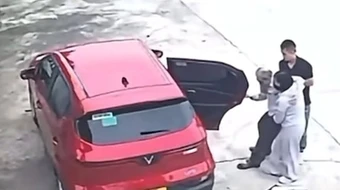 Bất ngờ hoàn cảnh của cô gái bỏ bố trước cửa chùa