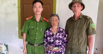 Bất ngờ nhận lại chiếc ví chứa tiền và nhẫn vàng sau hơn một tháng đánh rơi