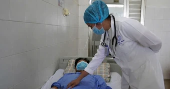 Bất ngờ "thủ phạm" khiến người đàn ông ở Cần Thơ bị da vàng như… nghệ
