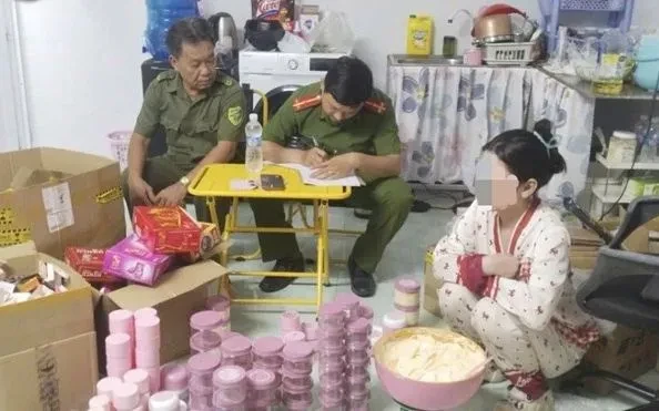 Bắt quả tang cơ sở tự chế kem dưỡng trắng từ mỹ phẩm trôi nổi Bắt quả tang cơ sở tự chế kem dưỡng trắng từ mỹ phẩm trôi nổi
