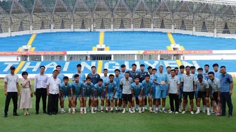 Bầu Hiển: Trao bóng đá đến một quê hương