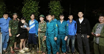 Bé 4 tuổi lạc trên đồi cả đêm vì gặp chó sủa khi qua nhà hàng xóm