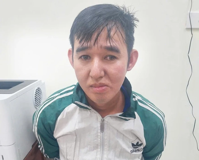 Bé gái 12 tuổi bị hiếp dâm tại quán cà phê chòi ở An Giang Bé gái 12 tuổi bị hiếp dâm tại quán cà phê chòi ở An Giang