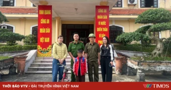 Bé trai đạp xe hơn 20 km rồi đi lạc, được công an xã giúp đoàn tụ với gia đình