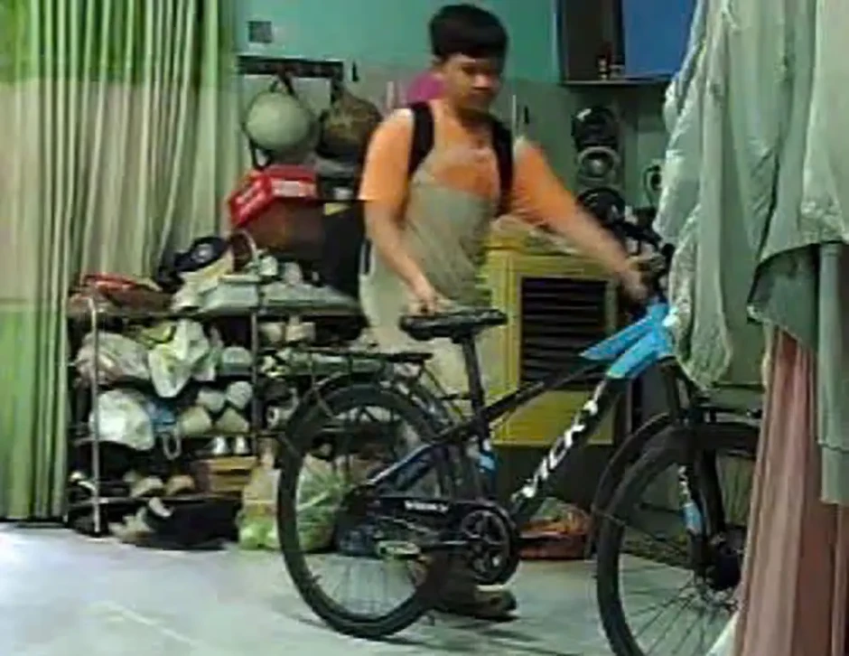 Bé trai rời nhà bằng xe đạp rồi mất liên lạc hơn 10 ngày Bé trai rời nhà bằng xe đạp rồi mất liên lạc hơn 10 ngày