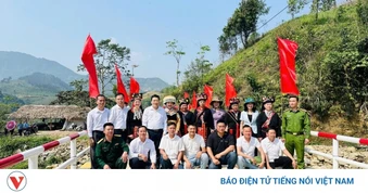 Bền bỉ nối những nhịp cầu vùng cao