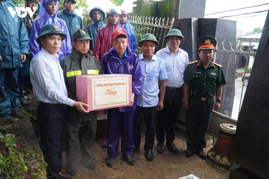 Bền bỉ tìm kiếm đồng đội giữa chiến trường xưa Bền bỉ tìm kiếm đồng đội giữa chiến trường xưa
