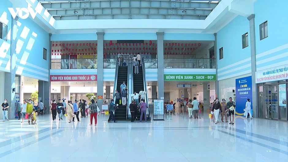 Bệnh nhân tử vong sau khi rơi từ tầng 8 xuống tầng 3 của bệnh viện