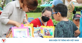 Bệnh nhi rộn ràng đón Tết Thiếu nhi trong bệnh viện