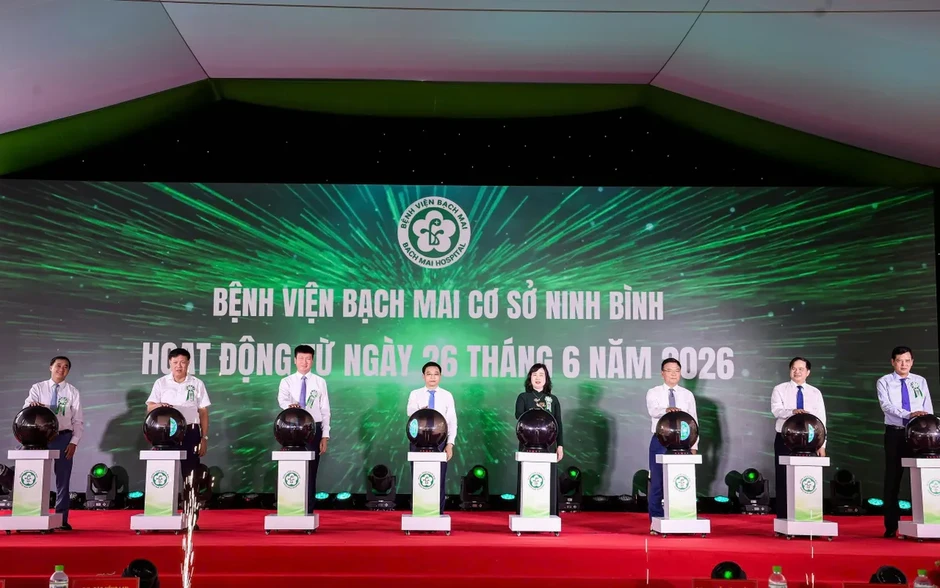 Bệnh viện Bạch Mai cơ sở Ninh Bình đón những bệnh nhân đầu tiên Bệnh viện Bạch Mai cơ sở Ninh Bình đón những bệnh nhân đầu tiên