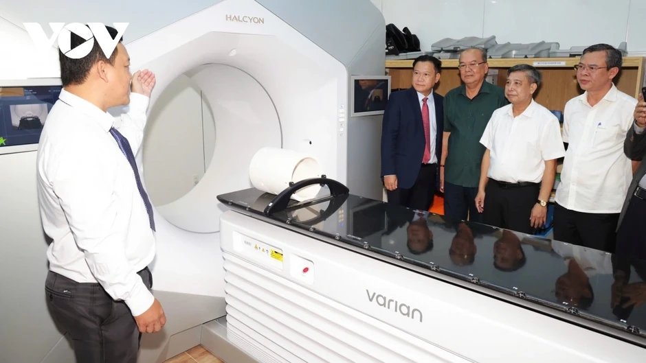 Bệnh viện Ung bướu Cần Thơ vận hành hệ thống xạ trị gia tốc 105 tỷ đồng Bệnh viện Ung bướu Cần Thơ vận hành hệ thống xạ trị gia tốc 105 tỷ đồng