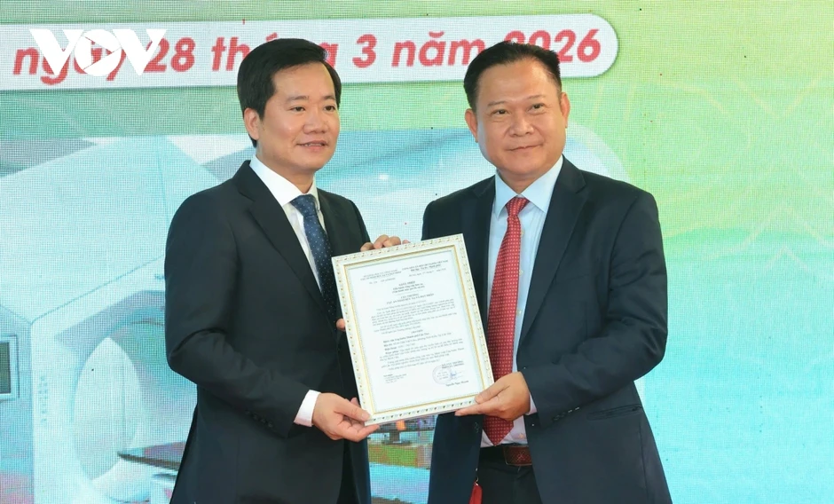 Bệnh viện Ung bướu Cần Thơ vận hành hệ thống xạ trị gia tốc 105 tỷ đồng Bệnh viện Ung bướu Cần Thơ vận hành hệ thống xạ trị gia tốc 105 tỷ đồng