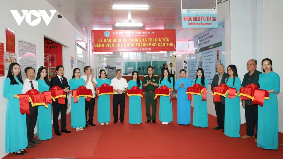 Bệnh viện Ung bướu Cần Thơ vận hành hệ thống xạ trị gia tốc 105 tỷ đồng Bệnh viện Ung bướu Cần Thơ vận hành hệ thống xạ trị gia tốc 105 tỷ đồng