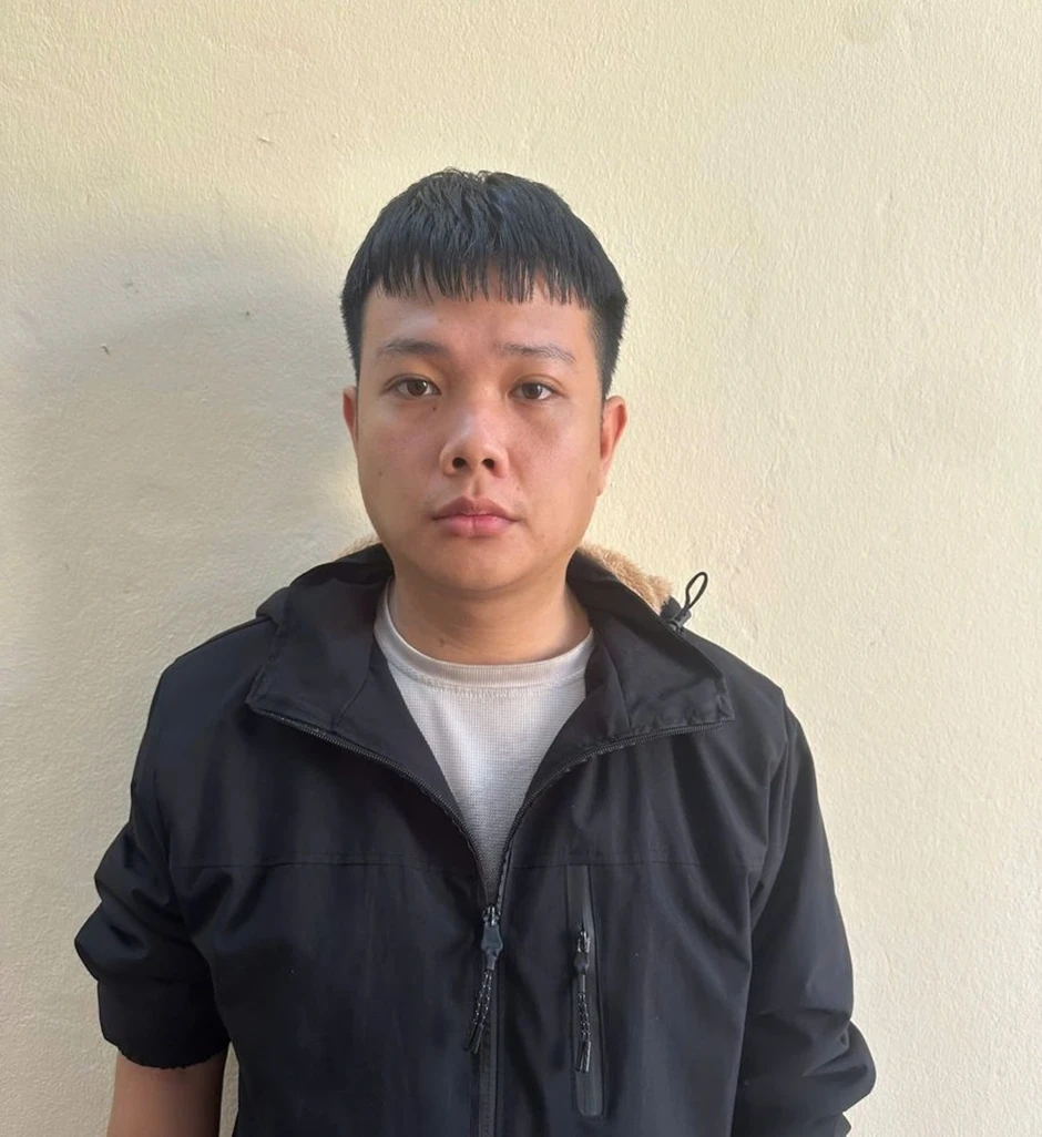 Bị khởi tố vì bán 5 cây gậy bi-a của chủ quán để trả nợ Bị khởi tố vì bán 5 cây gậy bi-a của chủ quán để trả nợ
