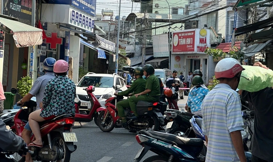 Bi kịch cháy nhà trọ tại TP.HCM lúc rạng sáng 12/4 Bi kịch cháy nhà trọ tại TP.HCM lúc rạng sáng 12/4