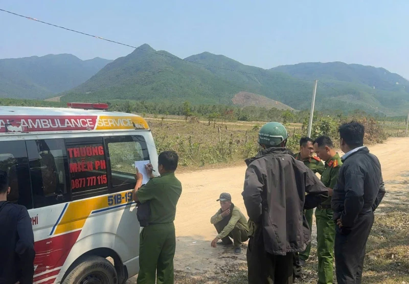 Bị ong đốt khi tuần tra rừng, 5 nhân viên công ty lâm nghiệp thương vong Bị ong đốt khi tuần tra rừng, 5 nhân viên công ty lâm nghiệp thương vong