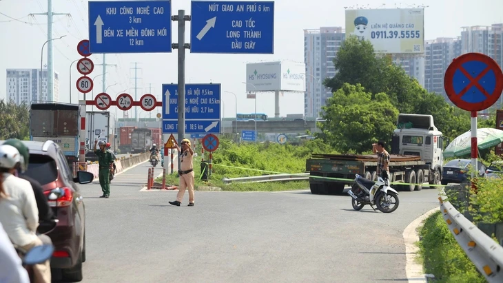 'Bí quyết' thoát kẹt xe trên cao tốc TP.HCM - Long Thành - Dầu Giây 'Bí quyết' thoát kẹt xe trên cao tốc TP.HCM - Long Thành - Dầu Giây