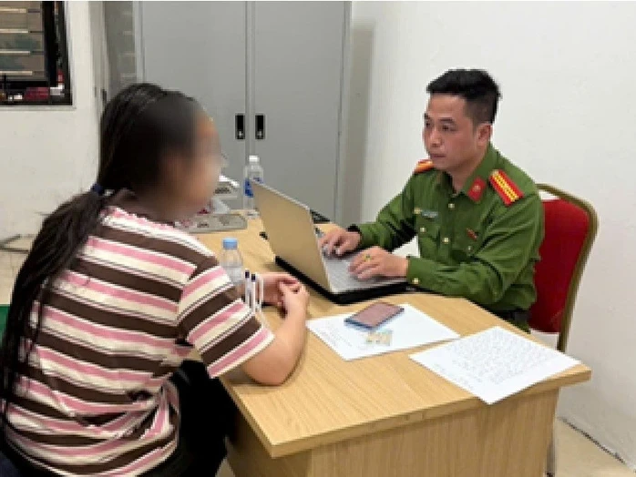 Bị thao túng tâm lý, nữ sinh mang 114 chỉ vàng của gia đình đi bán Bị thao túng tâm lý, nữ sinh mang 114 chỉ vàng của gia đình đi bán