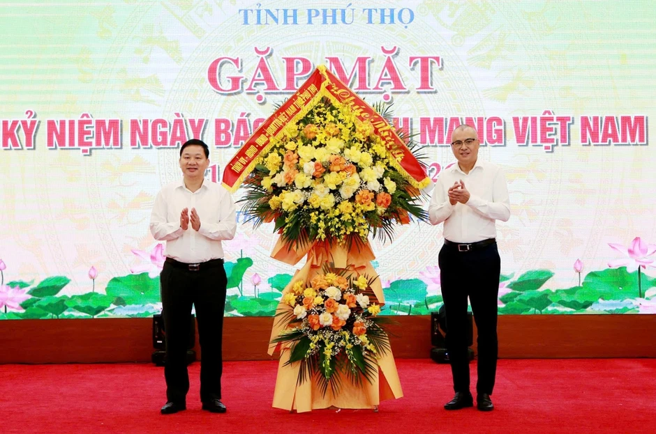 Bí thư Phú Thọ: Sau một năm hợp nhất, Phú Thọ chọn cách lắng nghe từ cơ sở Bí thư Phú Thọ: Sau một năm hợp nhất, Phú Thọ chọn cách lắng nghe từ cơ sở