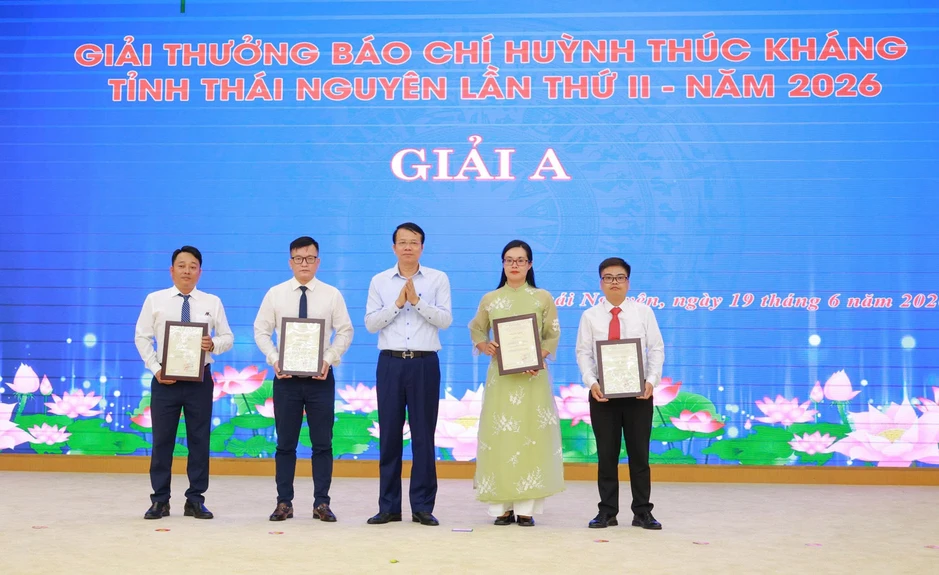 Bí thư Thái Nguyên: Báo chí đồng hành đạt mục tiêu tăng trưởng 2 con số Bí thư Thái Nguyên: Báo chí đồng hành đạt mục tiêu tăng trưởng 2 con số