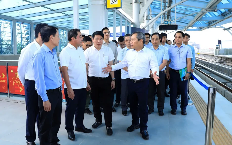 Bí thư Thành ủy Hà Nội kiểm tra vận hành Metro Nhổn - Cầu Giấy và tiến độ ga ngầm S12 Bí thư Thành ủy Hà Nội kiểm tra vận hành Metro Nhổn - Cầu Giấy và tiến độ ga ngầm S12