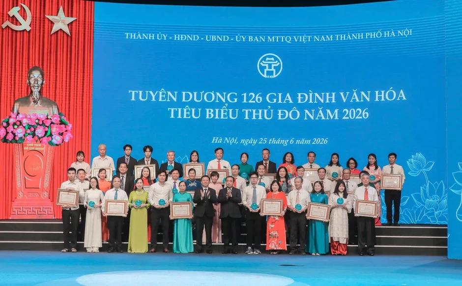 Bí thư Thành ủy Hà Nội: Mỗi gia đình văn hóa là một “tế bào lành mạnh” của xã hội Bí thư Thành ủy Hà Nội: Mỗi gia đình văn hóa là một “tế bào lành mạnh” của xã hội