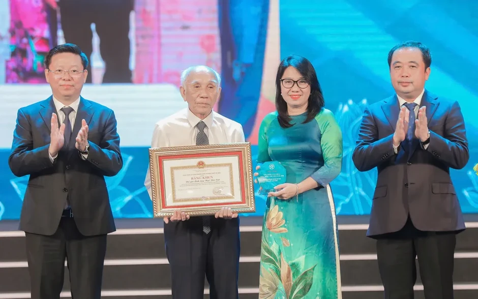 Bí thư Thành ủy Hà Nội: Mỗi gia đình văn hóa là một “tế bào lành mạnh” của xã hội Bí thư Thành ủy Hà Nội: Mỗi gia đình văn hóa là một “tế bào lành mạnh” của xã hội