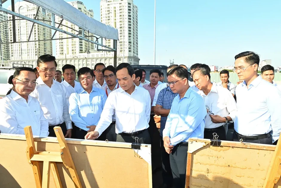 Bí thư Thành ủy TPHCM Trần Lưu Quang khảo sát tiến độ loạt dự án ở Trường đua Phú Thọ Bí thư Thành ủy TPHCM Trần Lưu Quang khảo sát tiến độ loạt dự án ở Trường đua Phú Thọ