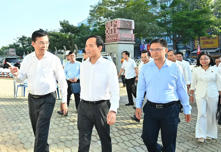 Bí thư Thành ủy TPHCM Trần Lưu Quang khảo sát tiến độ loạt dự án ở Trường đua Phú Thọ Bí thư Thành ủy TPHCM Trần Lưu Quang khảo sát tiến độ loạt dự án ở Trường đua Phú Thọ