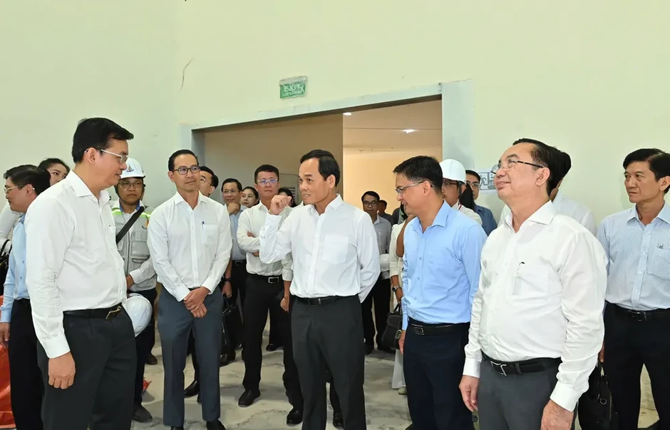 Bí thư Thành ủy TPHCM Trần Lưu Quang khảo sát tiến độ loạt dự án ở Trường đua Phú Thọ Bí thư Thành ủy TPHCM Trần Lưu Quang khảo sát tiến độ loạt dự án ở Trường đua Phú Thọ